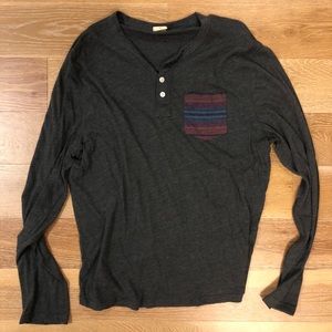 Hollister pocket crew XL